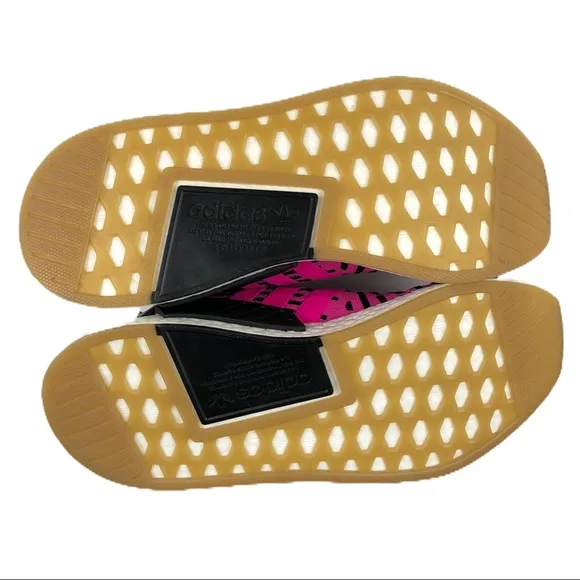 🆕 Adidas NMD R2 Japan Pack Shock Pink Shoes