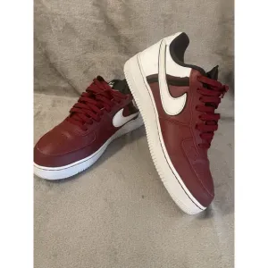 10.5 Nike Air Force 1 Maroon White Black  Lace Up AF1