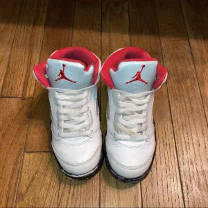 2019 Air Jordan 5 White/Fire Red-Black size 11 C
