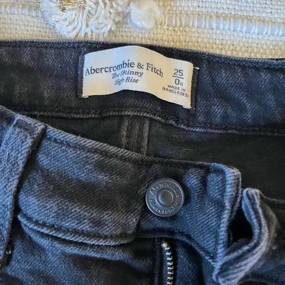 Abercrombie &amp; Fitch High Rise Skinny Jean black size 25/0R