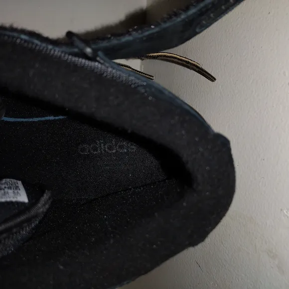 Adidas Adventure mens Black Athletic Mens Shoes
