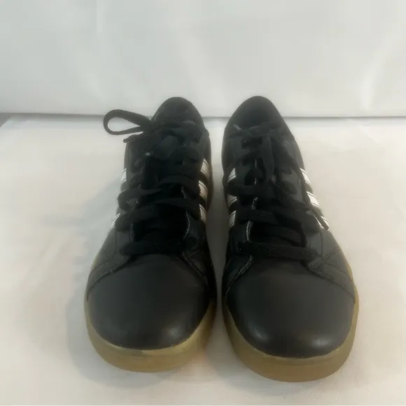 adidas Baseline Black/ white Gum Boys' Shoes size: 5