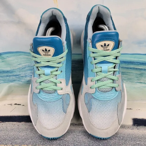 Adidas FALCON  Womens 9