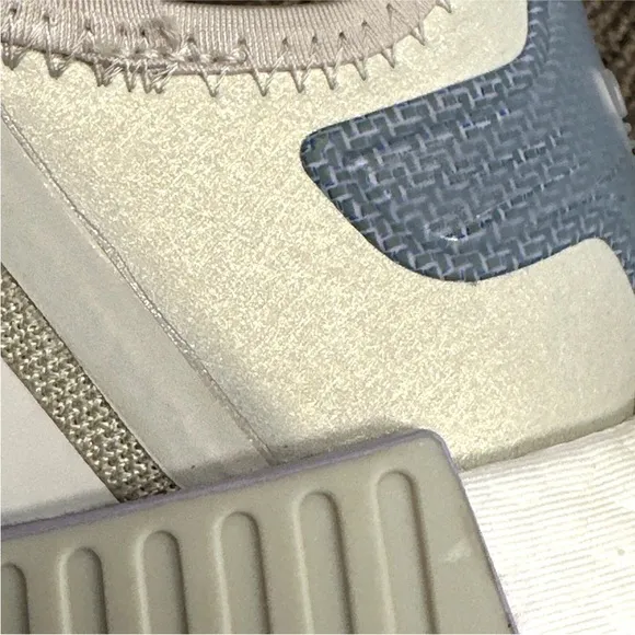Adidas NMD_R1 Bliss GW5680 Sneakers Shoes Women's Size 9.5 Sparkle Beige NEW