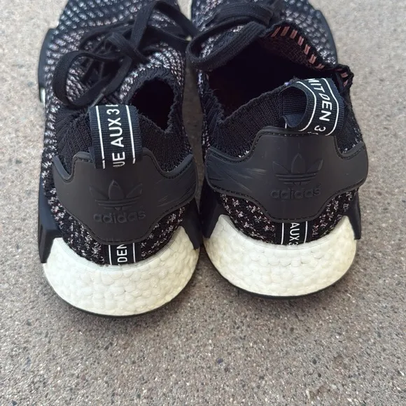 Adidas NMD_R1 Primeknit Men’s 11 Black White Boost Knit Lightweight Shoes
