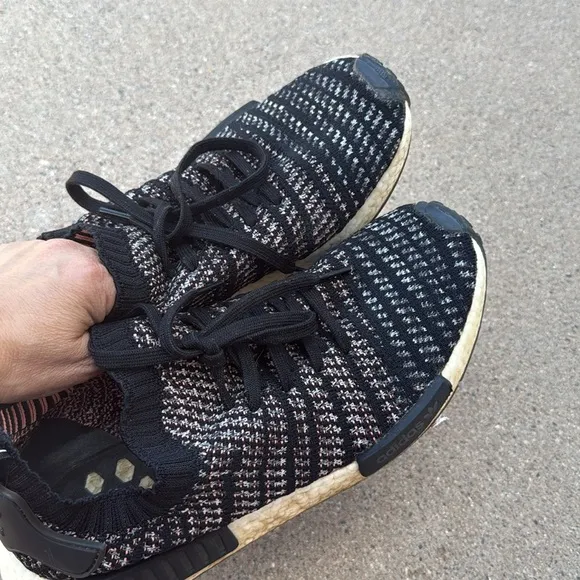 Adidas NMD_R1 Primeknit Men’s 11 Black White Boost Knit Lightweight Shoes