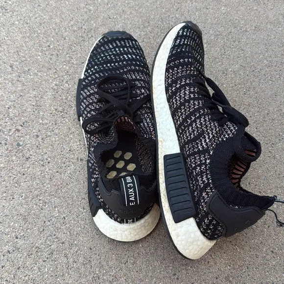 Adidas NMD_R1 Primeknit Men’s 11 Black White Boost Knit Lightweight Shoes
