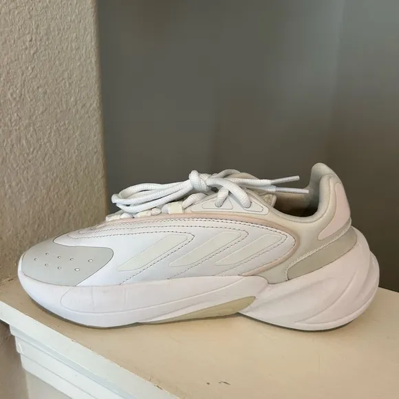 Adidas Originals Ozelia Low Top Athletic Running Shoes White GW1499 Youth 4.5
