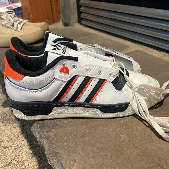 adidas Rivalry 86 Low Cloud White/Core Black/Semi Impact Orange