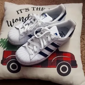 Adidas Superstar (3 1/2) Kids Sneakers