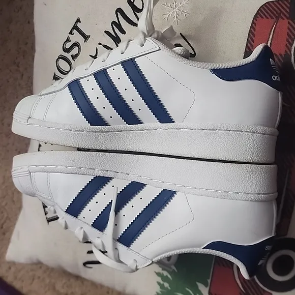 Adidas Superstar (3 1/2) Kids Sneakers