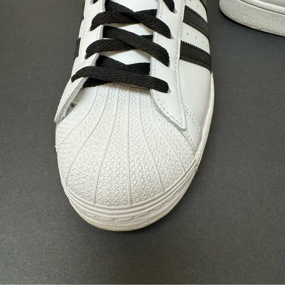 Adidas Superstar Low Top White with Black Stripes Shell Toe Sneakers Mens 12