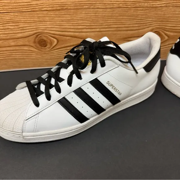 Adidas Superstar Low Top White with Black Stripes Shell Toe Sneakers Mens 12