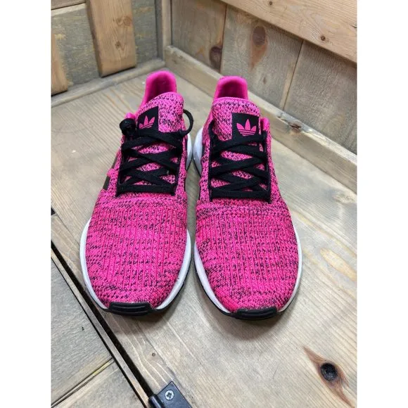 adidas Swift Run J Shock Pink/Core Black Running Shoes GS MENS 5.5 WOMENS 6.5