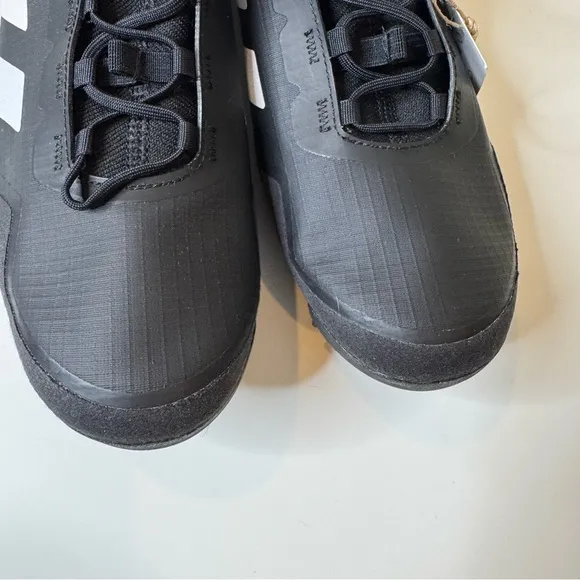 Adidas The Gravel Cycling Shoes Core Black/White size men’s 7 women’s 8