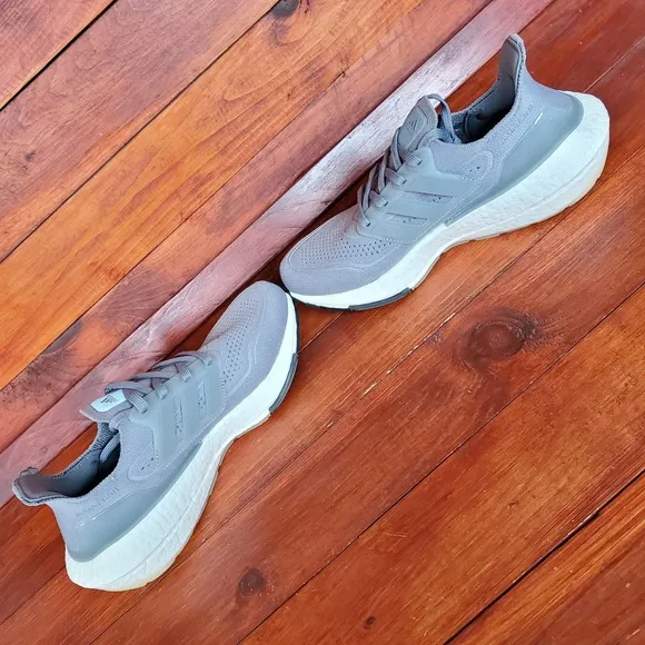 Adidas Ultraboost 21 Shoes Women Sz 7 Gray Running Comfort Sneakers FY0404 New
