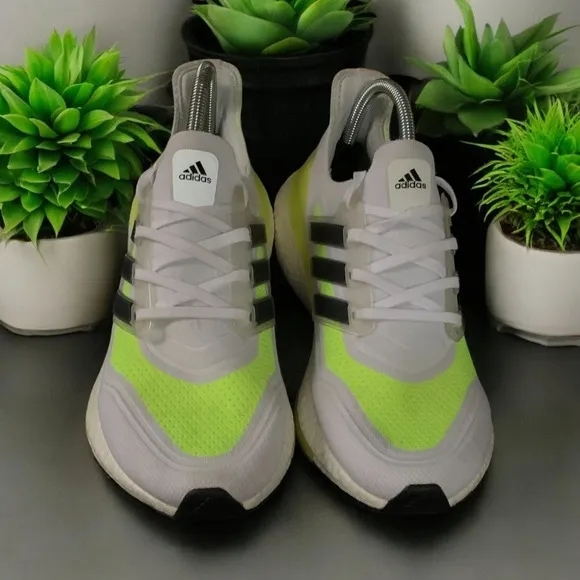 Adidas Ultraboost Running Shoes Lightweight Cushioning White Neon Size 10 mens