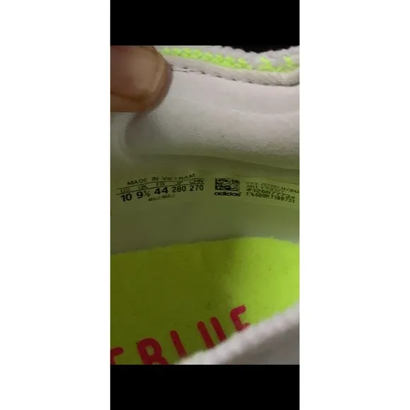 Adidas Ultraboost Running Shoes Lightweight Cushioning White Neon Size 10 mens