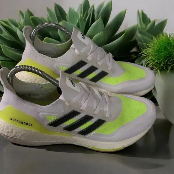 Adidas Ultraboost Running Shoes Lightweight Cushioning White Neon Size 10 mens