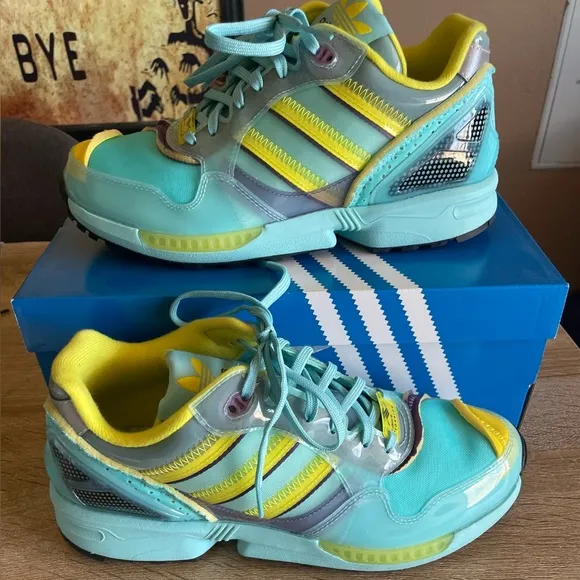 Adidas ZX 0006 Inside Out Tennis Shoes. Men’s size 7 Women’s size 8.5