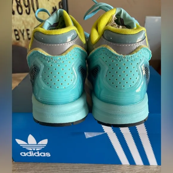Adidas ZX 0006 Inside Out Tennis Shoes. Men’s size 7 Women’s size 8.5