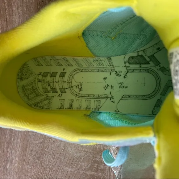 Adidas ZX 0006 Inside Out Tennis Shoes. Men’s size 7 Women’s size 8.5