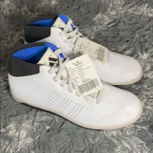 Adidas high top sample white Sneakers Size 9 NWT never resist rare sneaker