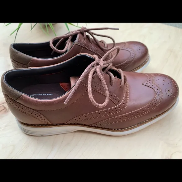 Adiprene by adidas men’s NWT dress shoes