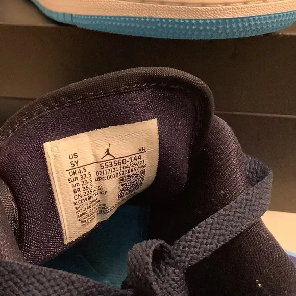 Air Jordan 1 Low UNC Kids Size 5y