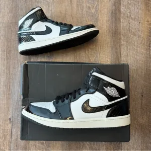 Air Jordan 1 Mid SE All Star 2021 Carbon Fiber Black White