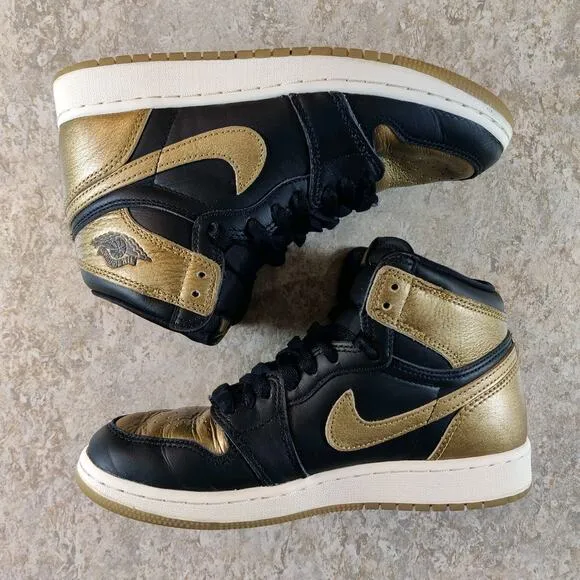 Air Jordan 1 Retro High OG Black Metallic Gold (GS) Youth 4Y Shoes FD1437-071