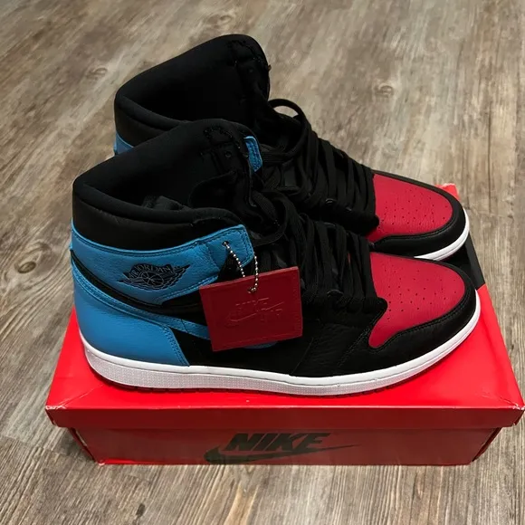 Air Jordan 1 Retro, Mens size 11.5, (New) Og all