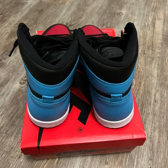 Air Jordan 1 Retro, Mens size 11.5, (New) Og all