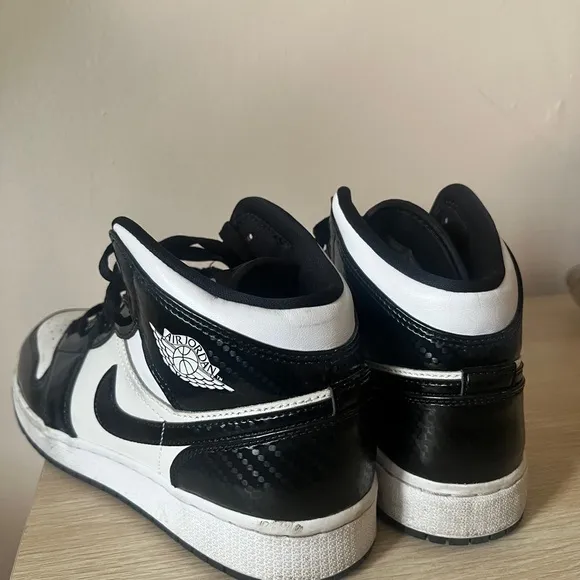 Air Jordan 1 Retro Mid ‘All Star 2021