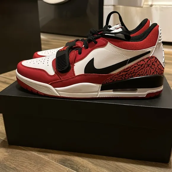 Air Jordan Legacy 313 Low Red Black White Brand New Size 10.5