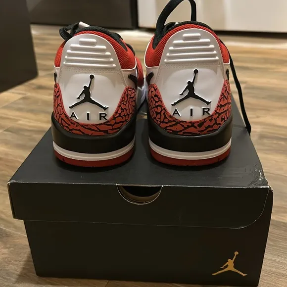 Air Jordan Legacy 313 Low Red Black White Brand New Size 10.5
