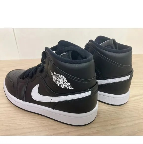 Air Jordan Wmns Air Jordan 1 Mid Black White BQ6472-011 Authenticity Guaranteed