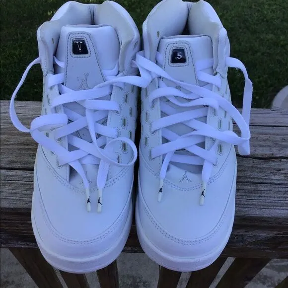 Air Jordan White Melo 5.5 311862-101 Size In Youth 7 Size Women 8.5