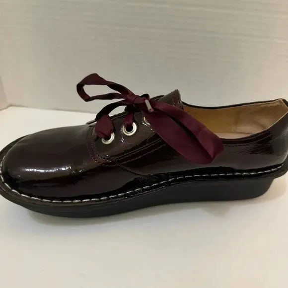 Alegria Wine Patent Leather Lace Up Comfort Shoes