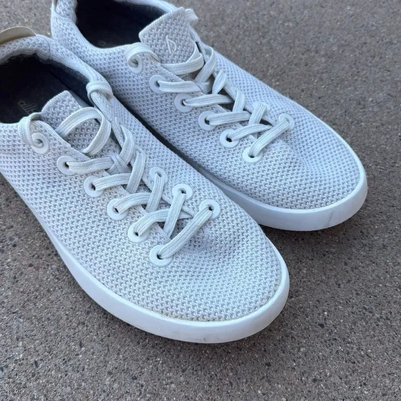 Allbirds Men’s Size 10 White Knit Sneakers Lace-Up Lightweight Eco Shoes