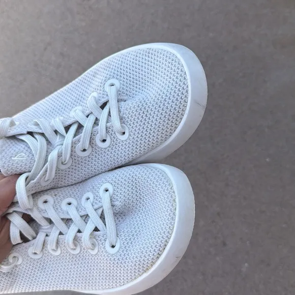 Allbirds Men’s Size 10 White Knit Sneakers Lace-Up Lightweight Eco Shoes