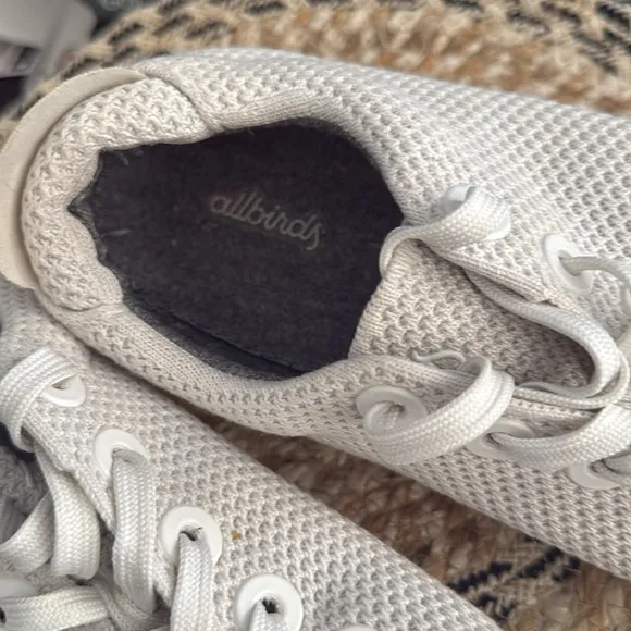 Allbirds Men’s Size 10 White Knit Sneakers Lace-Up Lightweight Eco Shoes