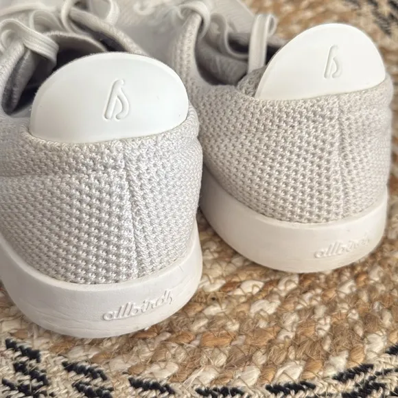 Allbirds Men’s Size 10 White Knit Sneakers Lace-Up Lightweight Eco Shoes
