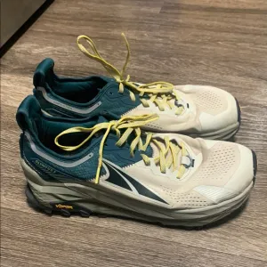 Altra Olympus 5 shoes