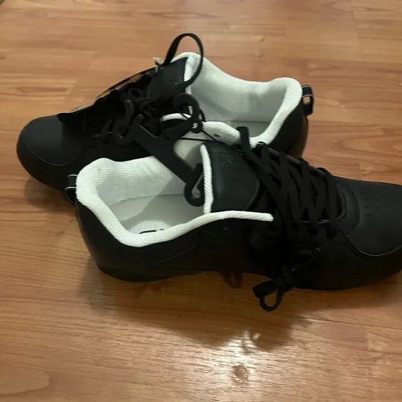 AND1 FURY LOW Men's Athletic Shoes Sneakers Size 9 Black &amp; White