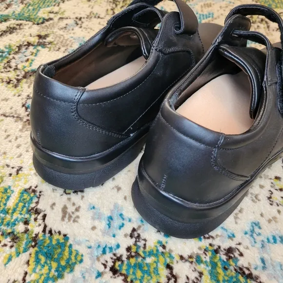 Apex Mens Single Strap Black Leather Comfort Shoes, Size 11.5 X-Wide