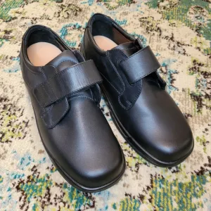 Apex Mens Single Strap Black Leather Comfort Shoes, Size 11.5 X-Wide