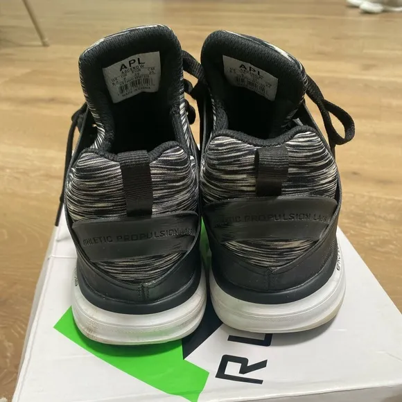 APL Ascend Mid Top Sneaker Athletic Shoes Black 8.5
