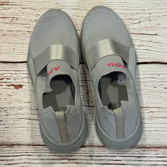 APL Techloom Bliss Slip-On Running Shoes in Gray/Pink Sz 9.5