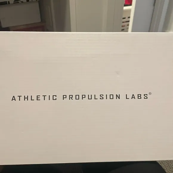 APL women’s tech loom racer running shoes